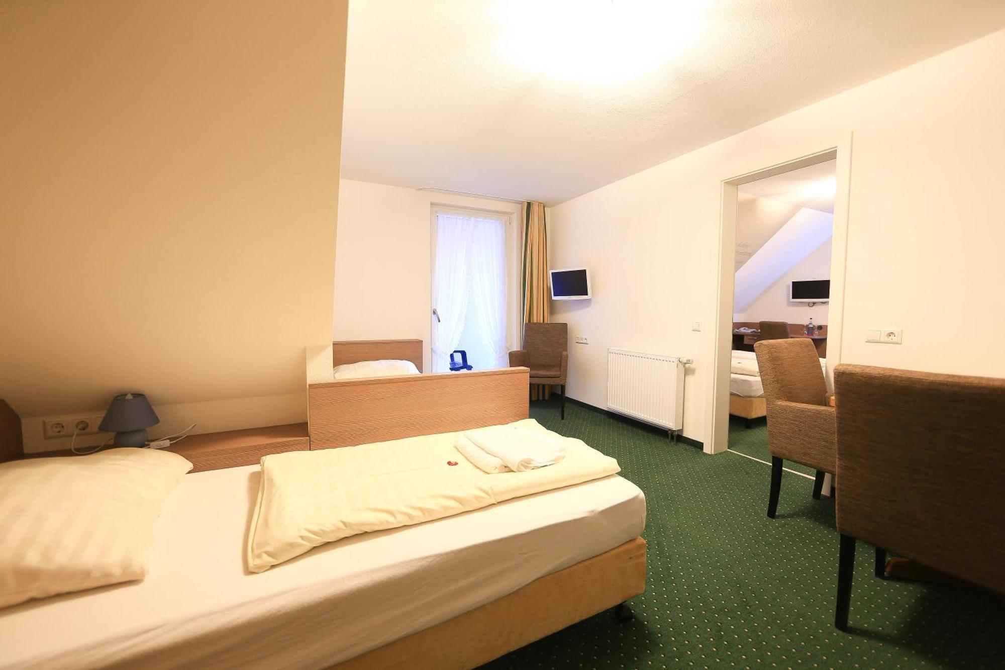 Hotel Restaurant Schwoerer Ленцкирх Номер фото