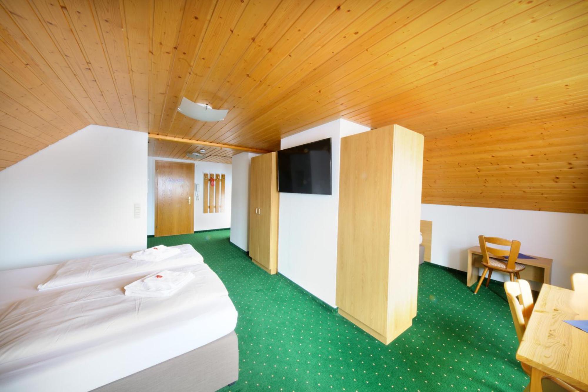 Hotel Restaurant Schwoerer Ленцкирх Номер фото